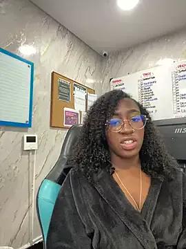 Qeen_blackk from StripChat