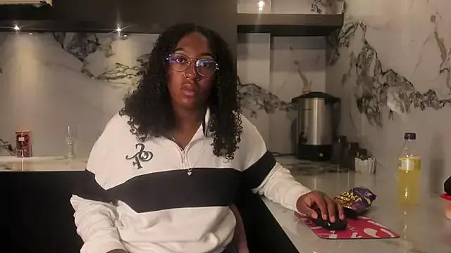 Qeen_blackk from StripChat