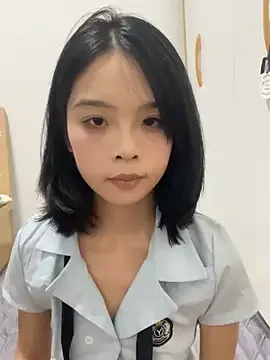 Freechat qiqi_x on StripChat