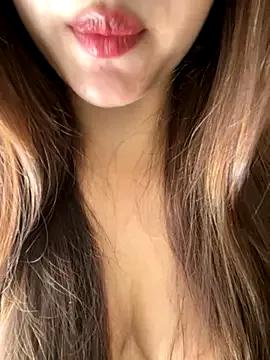 Naked Room Queen_Shanuu 