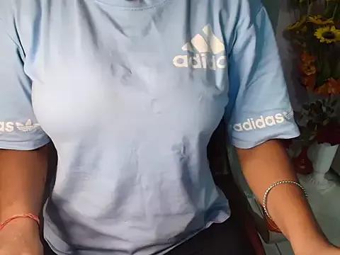 QUEEN_SUKU from StripChat