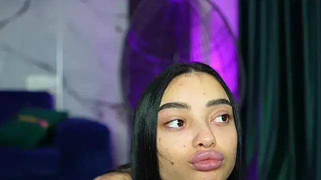 Freechat RachelRavee on StripChat