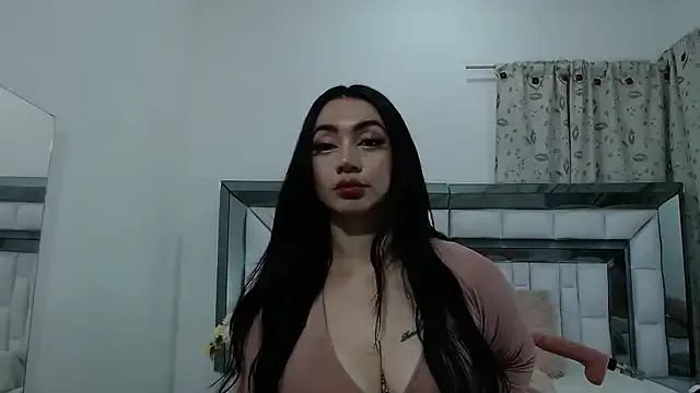 Freechat RebeccaGolden on StripChat