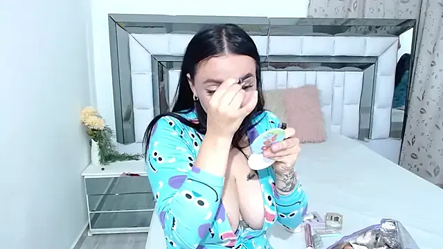 Freechat RebeccaGolden on StripChat