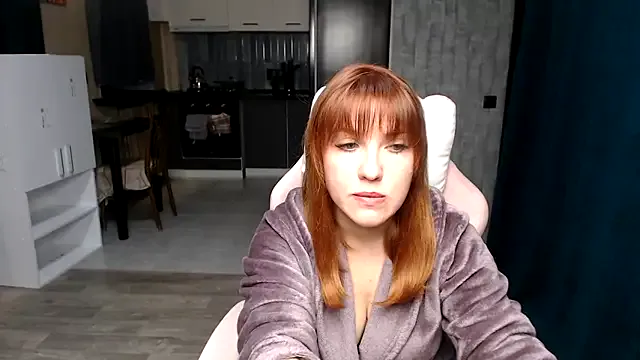 Freechat Reginasmilee on StripChat