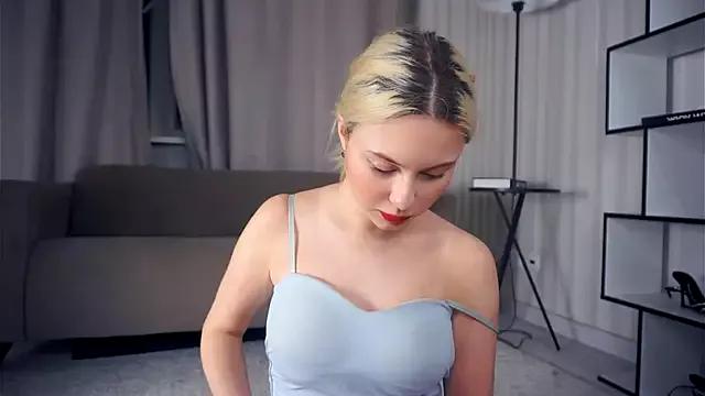 RheaFret from StripChat