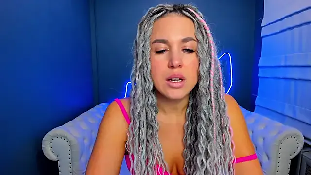 Freechat rock_n_roxy on StripChat