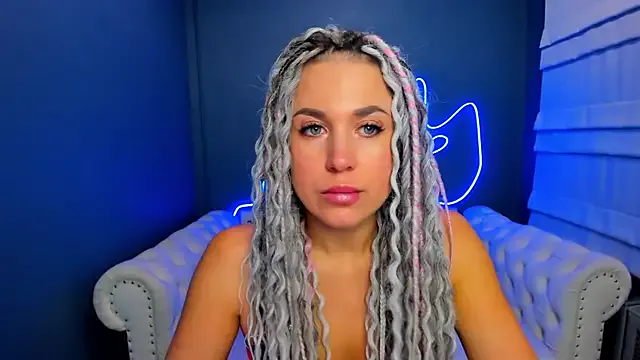 Freechat rock_n_roxy on StripChat