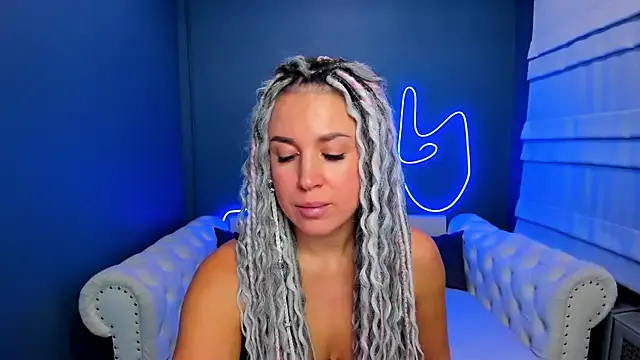 Freechat rock_n_roxy on StripChat