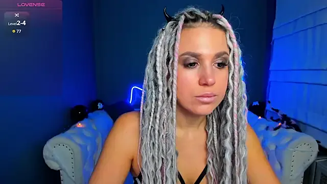 Freechat rock_n_roxy on StripChat