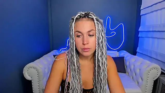 Freechat rock_n_roxy on StripChat