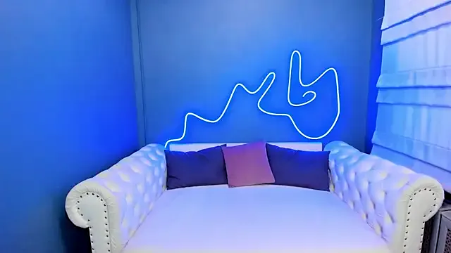 Freechat rock_n_roxy on StripChat