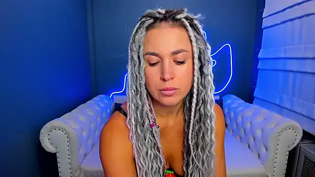 Freechat rock_n_roxy on StripChat