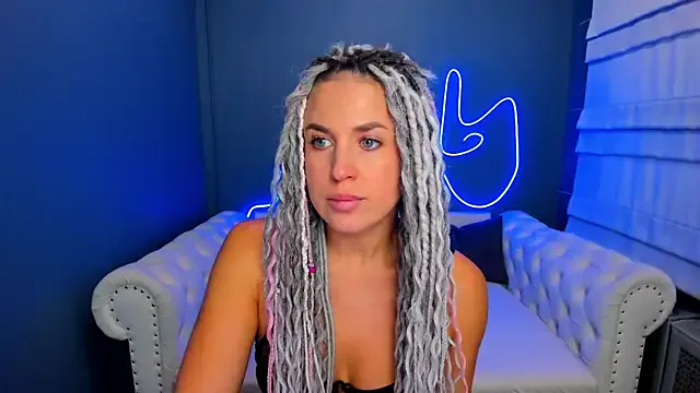 Freechat rock_n_roxy on StripChat