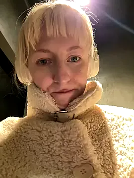 StripChat RonnieKiss is Freechat RonnieKiss — fuck pussy