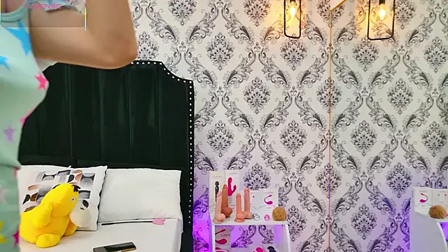 Freechat SaaraBrown on StripChat