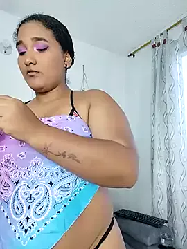 Private samanthaeliott22 on StripChat