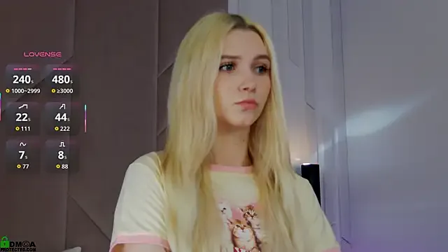 SaraHearts on StripChat