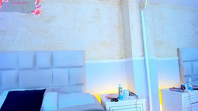 SarahLynn7 on StripChat 