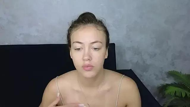SaraMoren0 from StripChat