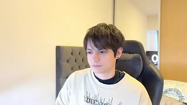 Freechat SasukeUhchiaa on StripChat