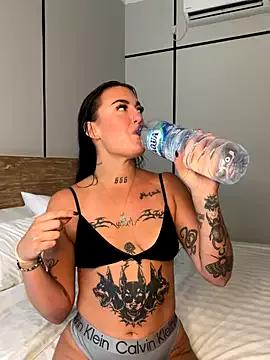savana_heart from StripChat