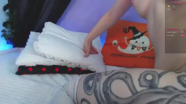 Naked Room Scarlettsrorm 