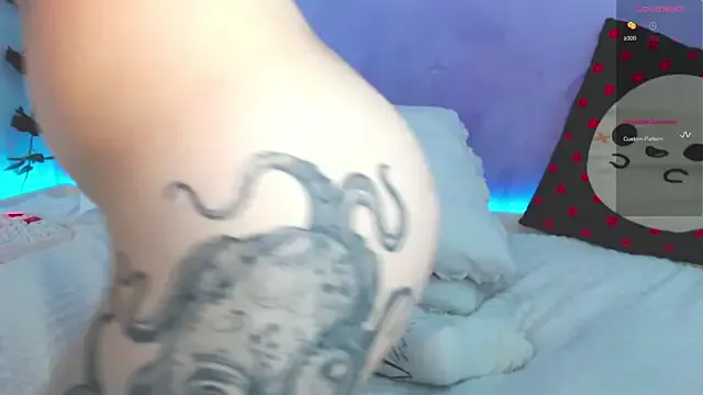 Freechat Scarlettsrorm on StripChat