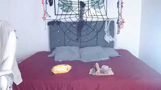 Freechat selena_yourmilf on StripChat