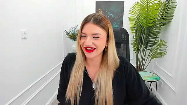 Private SelenaeMoore on StripChat