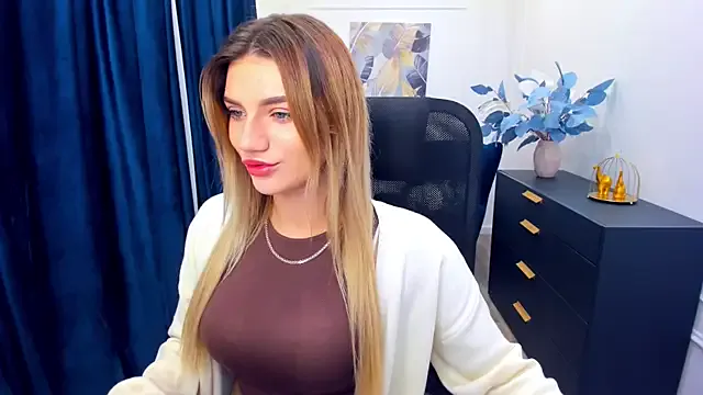 Private SelenaeMoore on StripChat