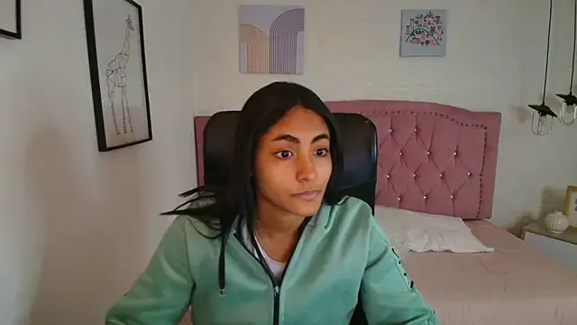 shaneelle on StripChat