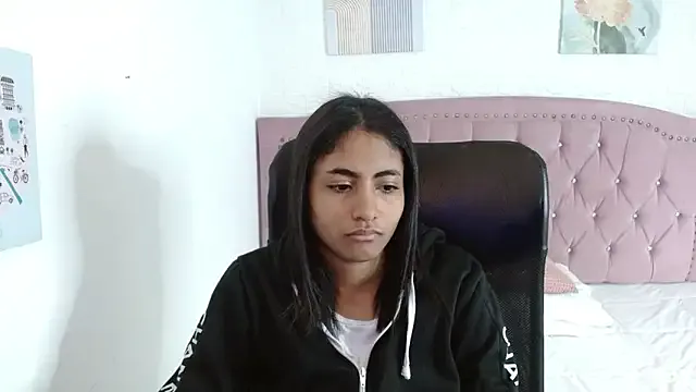 shaneelle on StripChat