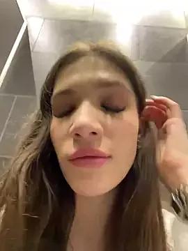 Naked Room shy_priincess 