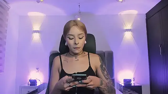 Freechat SkyThompson on StripChat