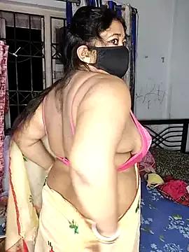 Naked Room Smile-quien 