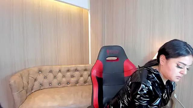 SoffiQueen from StripChat