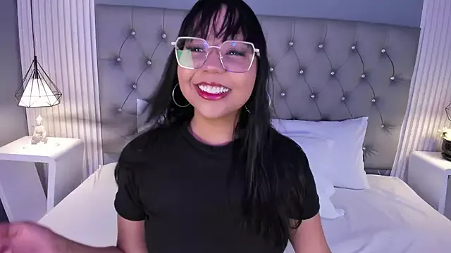 Freechat SofiAdanss on StripChat