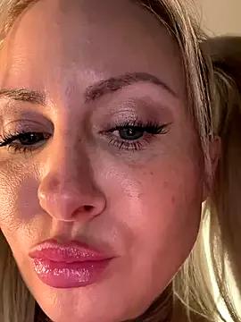 Naked Room Sophi_Spice 