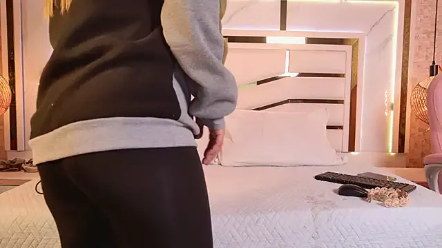 Freechat sophie_1 on StripChat