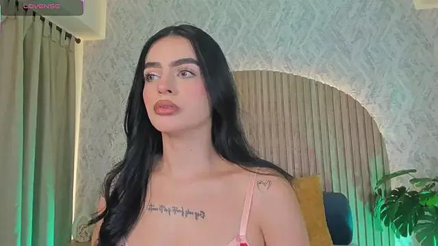 Sophiie_Belle from StripChat
