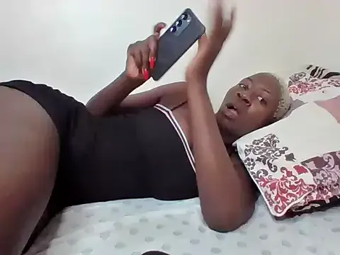 Freechat SquirtQueen16 on StripChat