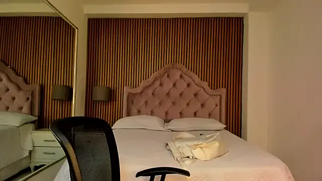 Freechat Starbutterflyy_ on StripChat