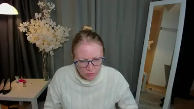 Freechat sugamomy on StripChat