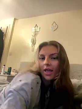 Freechat Summer21k on StripChat