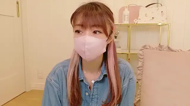 Group SUZU_1201 on StripChat