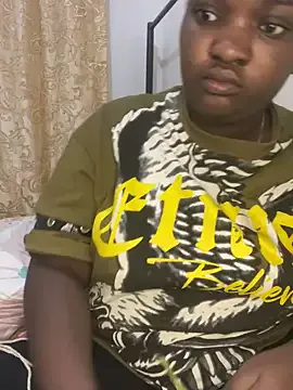 Freechat sweet18creamybigpussy on StripChat