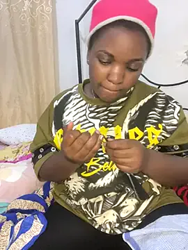 Freechat sweet18creamybigpussy on StripChat