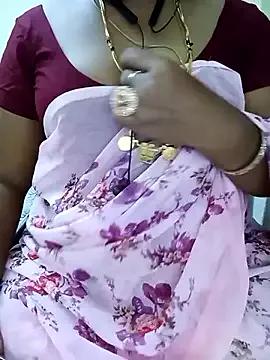 tamiltady from StripChat is Freechat
