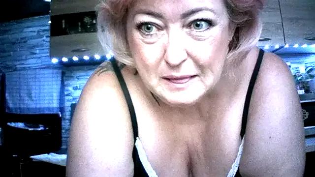 TerezaVelvet from StripChat is Freechat
